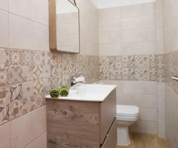 M House Luxury Lejlighed