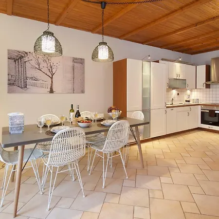 M House Luxury Lixouri