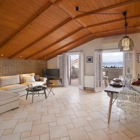 M House Luxury * Lixouri