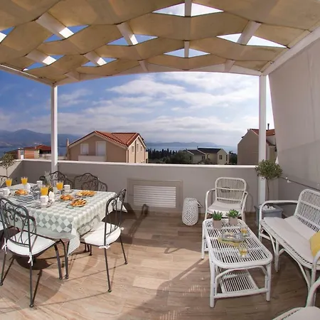 M House Luxury Apartment *